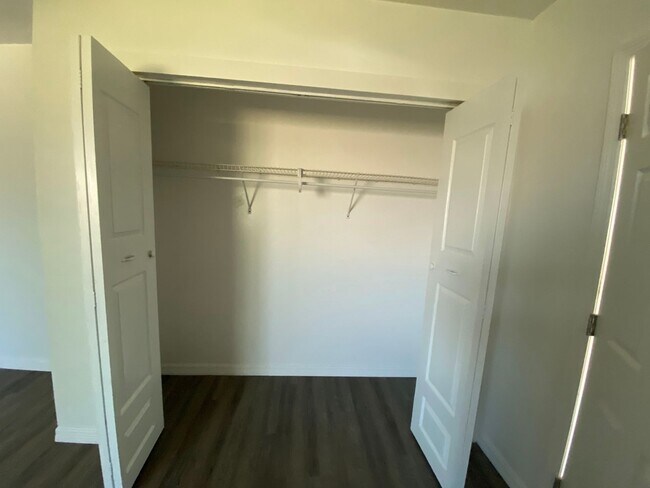 Building Photo - FULLY RENOVATED and spacious 4-bedroom, 2-...