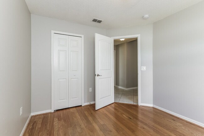 Building Photo - 410 Marlberry Leaf Ave