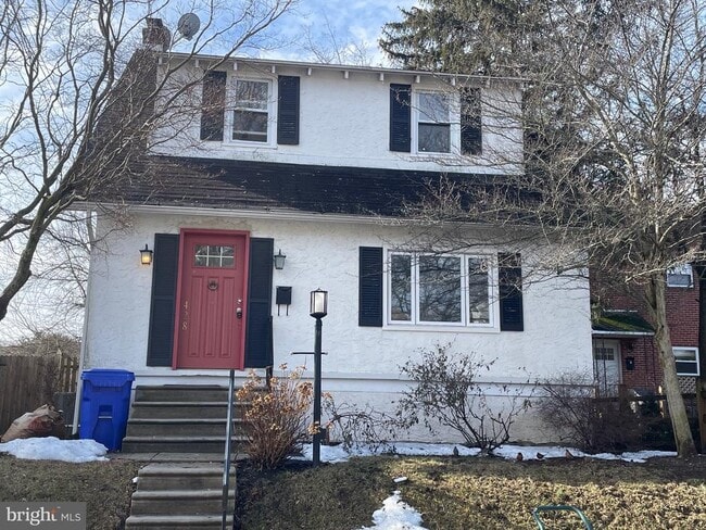 Building Photo - 428 Paxson Ave