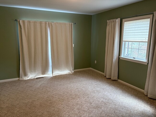 Building Photo - 1351 Top Rd