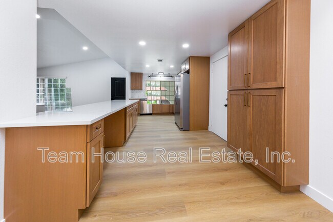 Building Photo - 18735 Bookham Dr