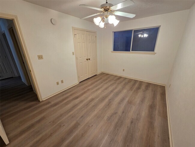 Building Photo - 42 Silver Creek Dr