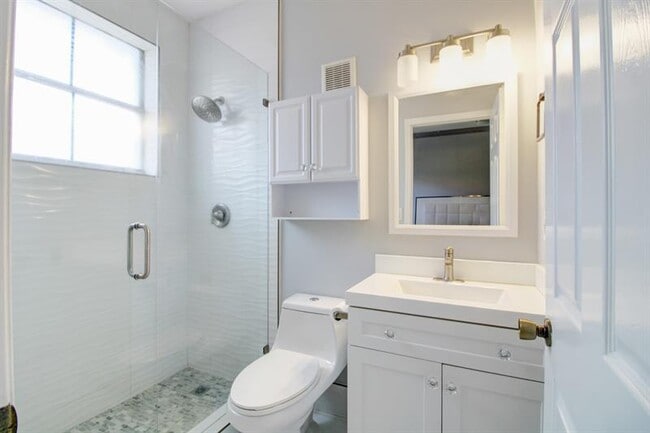 Building Photo - 8544 NW 140th Terrace