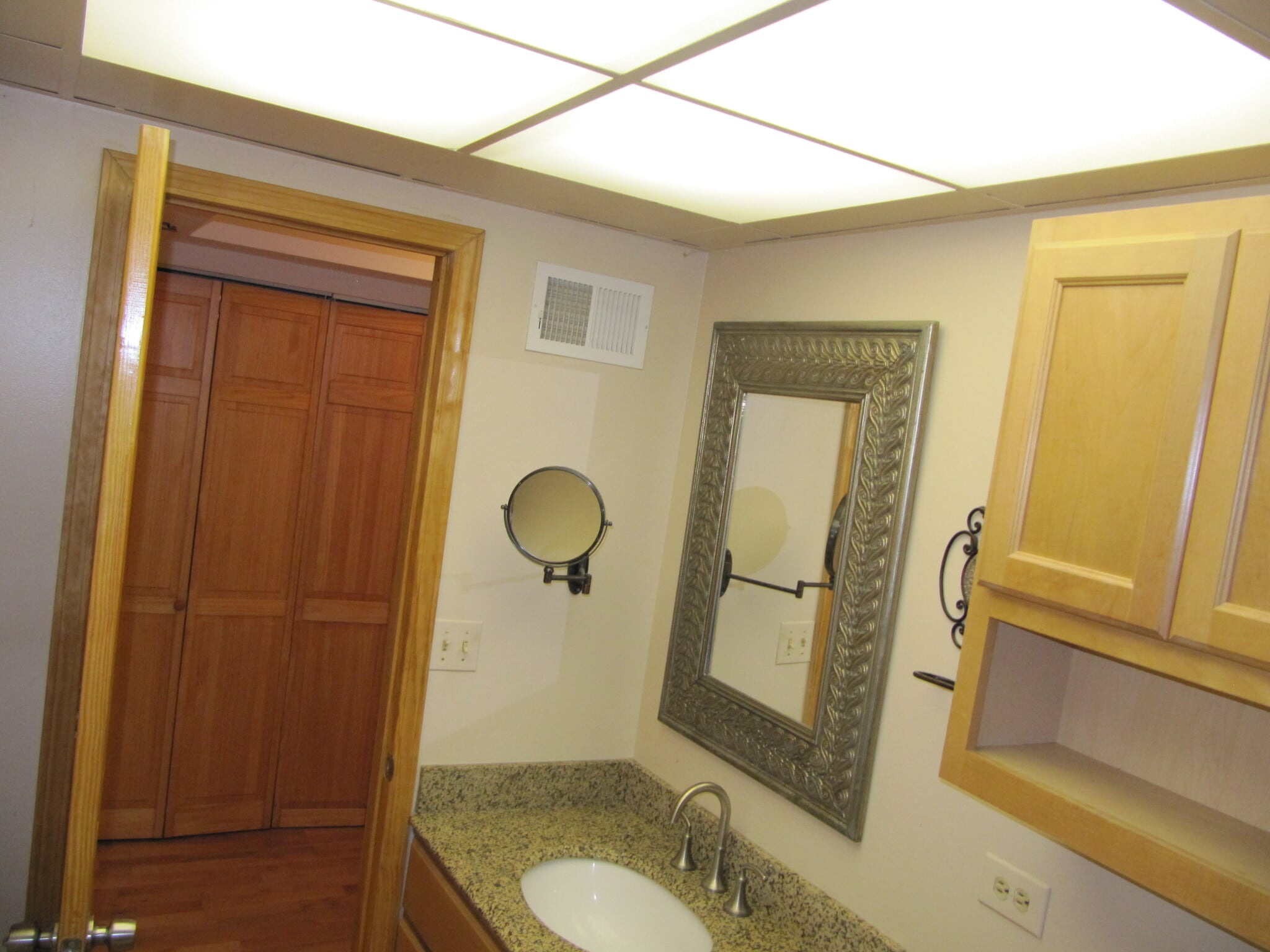 2nd Bath Room View 1 - 13200 W Heiden Cir