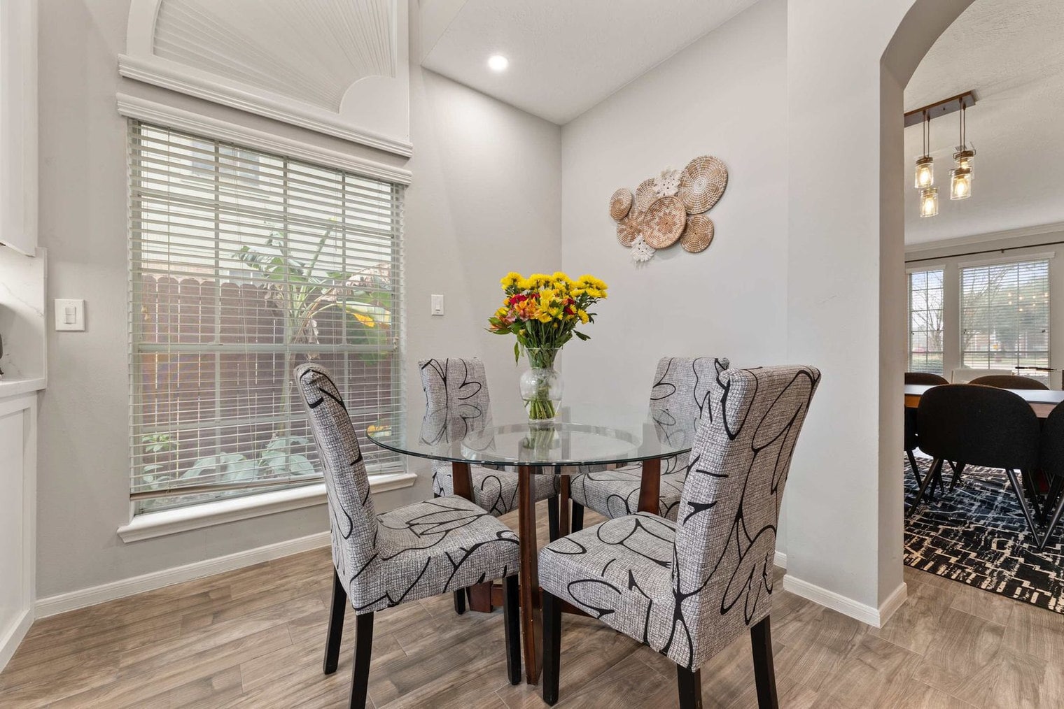 Building Photo - 1905 Navajo Dr