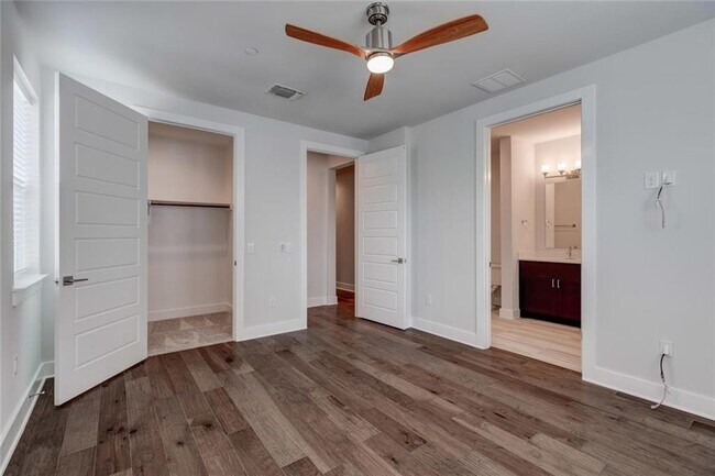 Building Photo - 4600 Freedom Dr