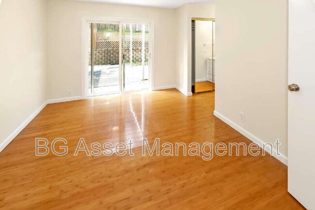 Building Photo - 1550 Kildare Way