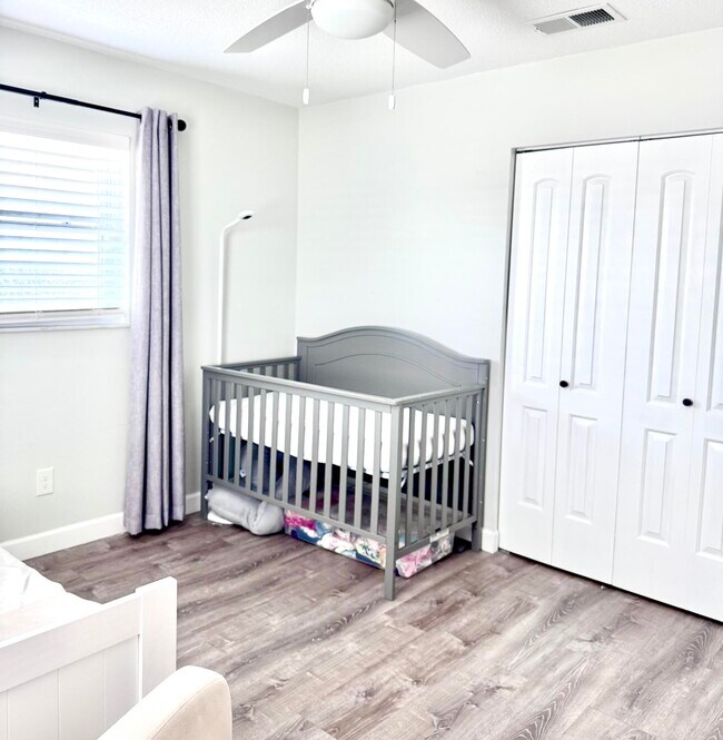 Building Photo - 1703 NE 25th Terrace