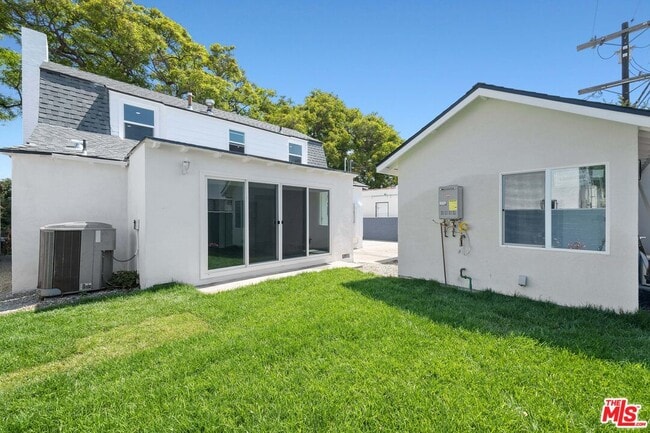 Building Photo - 8918 Cadillac Ave