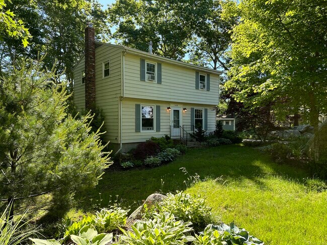 Primary Photo - 148 Flanders Rd