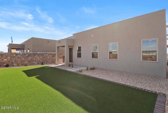 Building Photo - 253 Adamtowne Dr