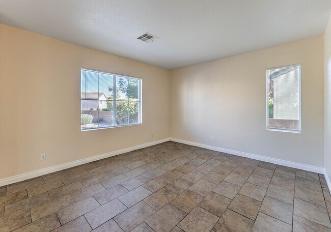 Building Photo - Beautiful 2 story home in Peccole Ranch.