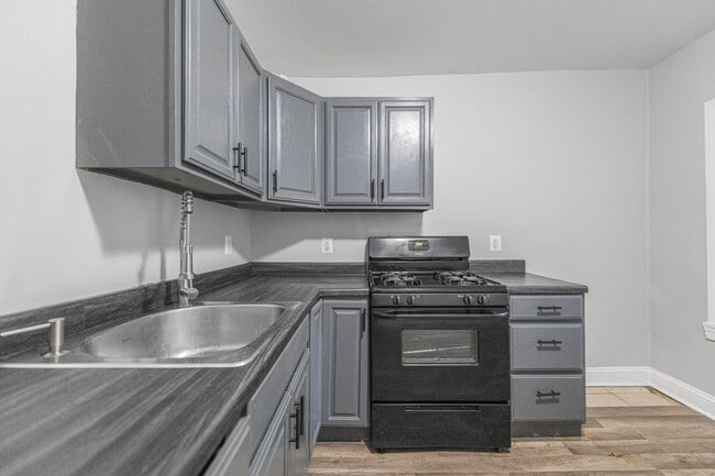 Building Photo - 9 E Basin St