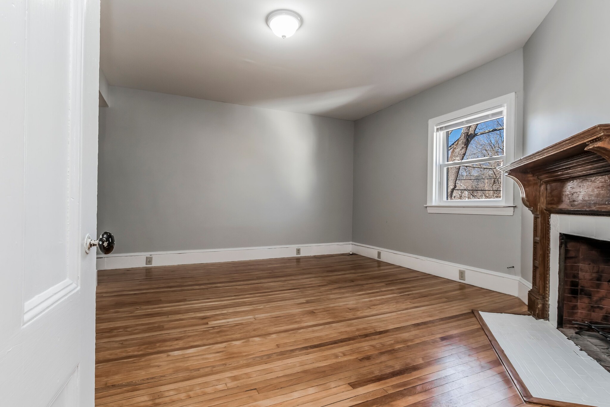 Bedroom #1 - 221 Bridge St