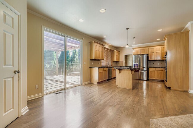 Building Photo - 4Bd/3.5Ba Sammamish House