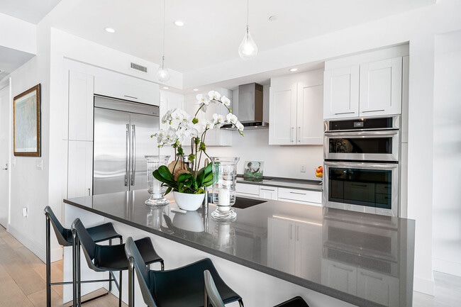 Building Photo - 1155 N Gulfstream Ave