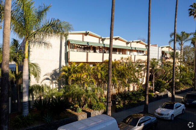 1830 Taft Ave - The Polynesian