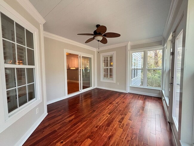 Building Photo - Available 1/15. Beautiful Remodeled 5 BR/4 BA Home in Park West!