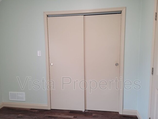 Building Photo - 4208 Lees Ln