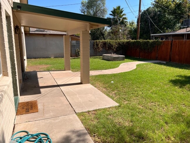 Building Photo - Tempe 2 Bed, 1 Bath Duplex Back Unit with ...