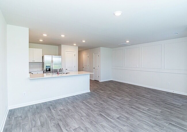 Building Photo - 211 Seymour Vlg Dr