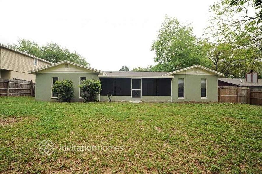 Building Photo - 608 Valley Hill Dr