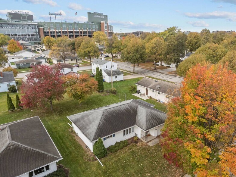 Building Photo - 1221 Kenwood St