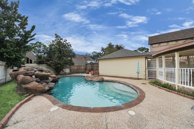 Building Photo - 20626 Chestnut Hills Dr