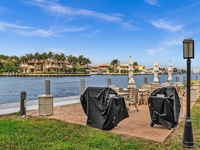 Building Photo - 3100 S Ocean Blvd