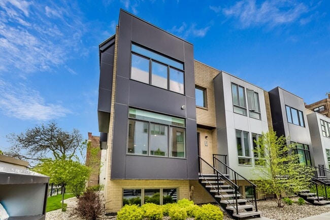 Building Photo - 6115 S University Ave