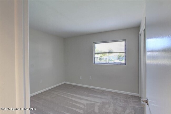 Building Photo - 331 Carmine Dr