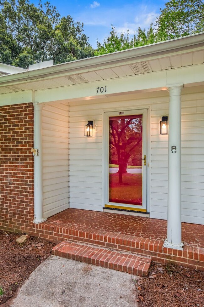Building Photo - Beautiful Sherwood Location