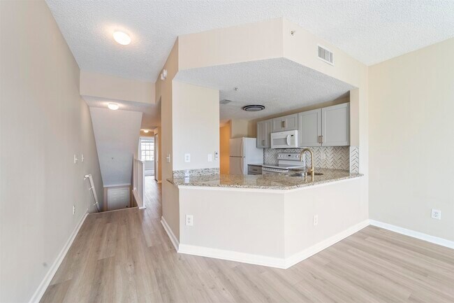 Building Photo - 4000 Grande Vista Blvd