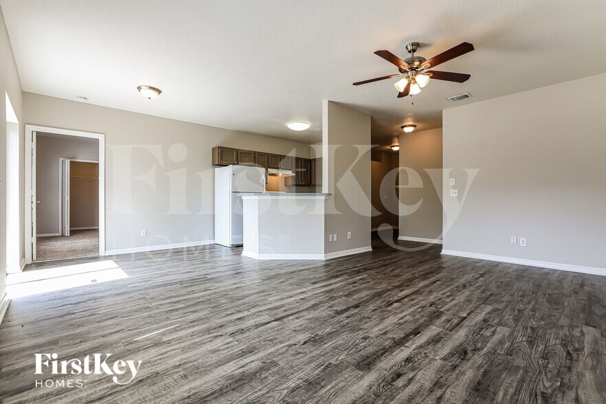 Building Photo - 3169 N Biscayne Dr