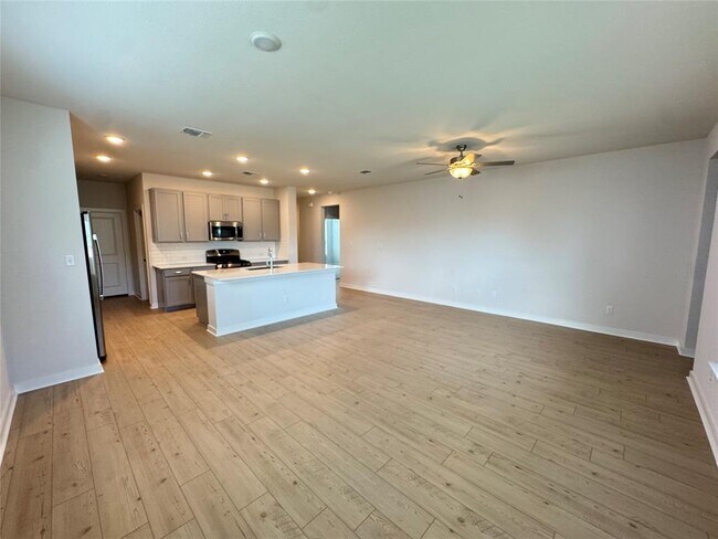 Building Photo - 116 Corn Ln