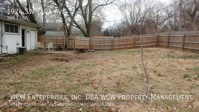 Building Photo - 1924 SW Tara Ave