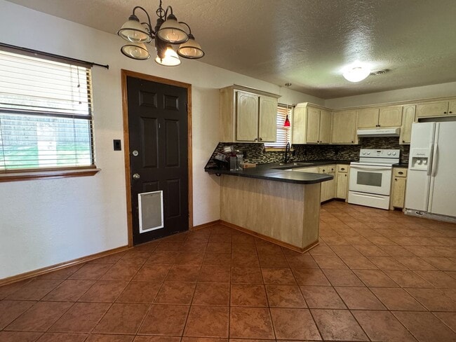 Building Photo - 4823 SE Tattershall Way