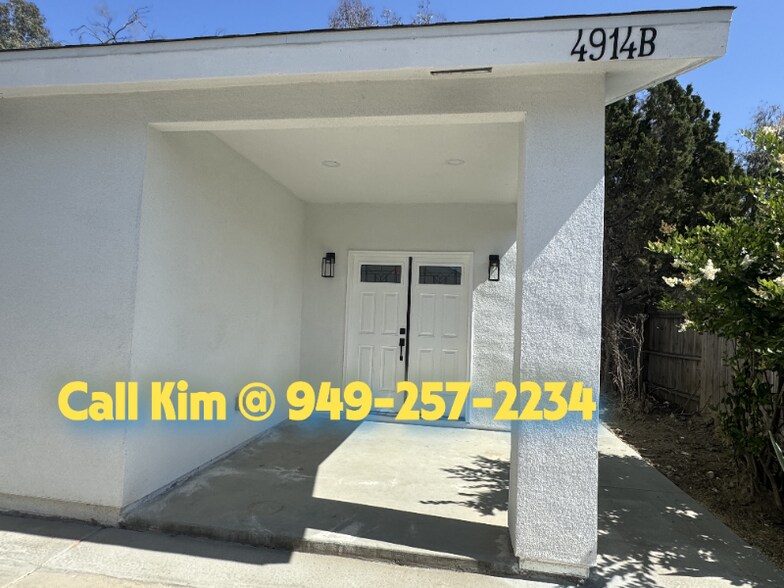 Building Photo - 4914 E Gayann Dr