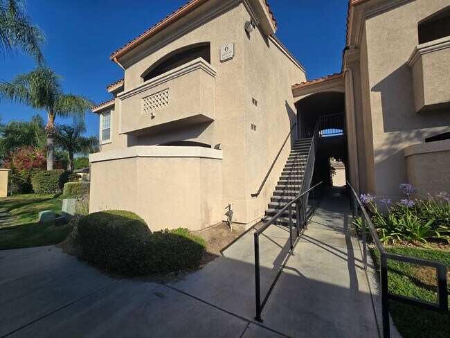 Building Photo - CANYON CREST CONDO