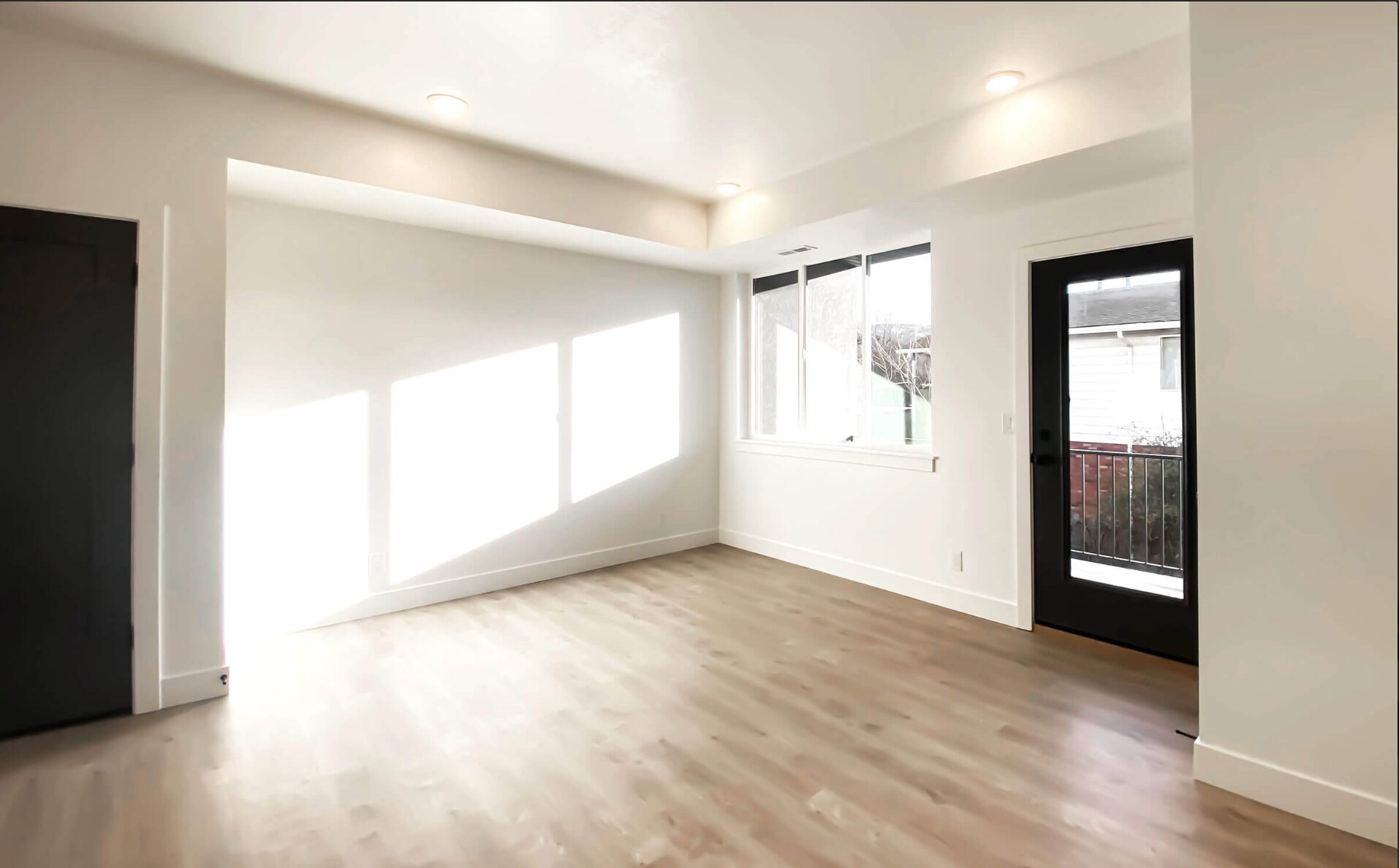 Building Photo - 2061 S Main St