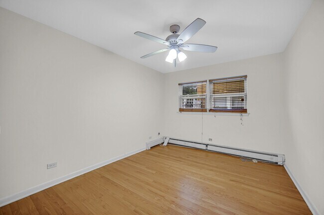 Building Photo - 2342 W 111th St