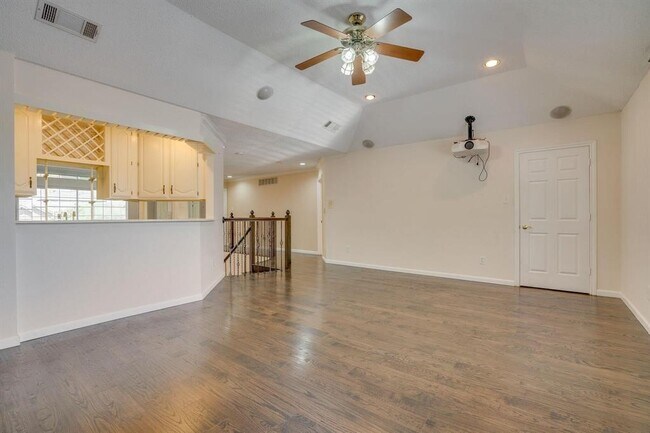 Building Photo - 2613 Brookside Dr