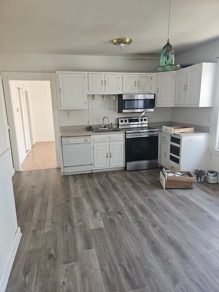 KITCHEN - 25 Sunset Ave