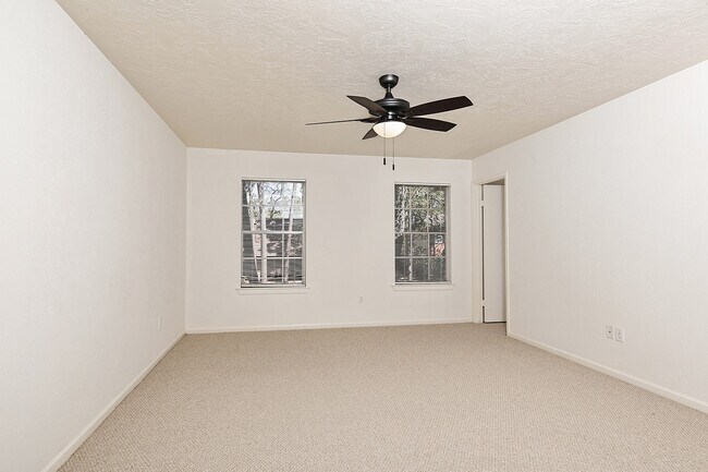 Building Photo - 35 Berryfrost Ln