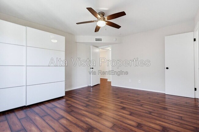 Building Photo - 4204 3rd Avenue