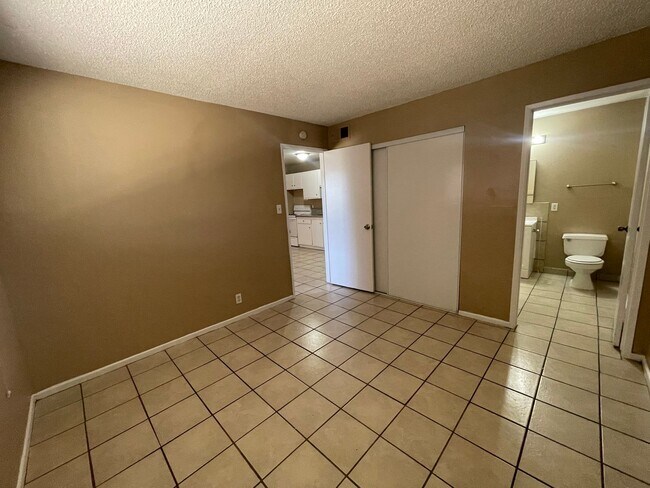 Building Photo - 50% OFF Your First Month's Rent with Approved Credit