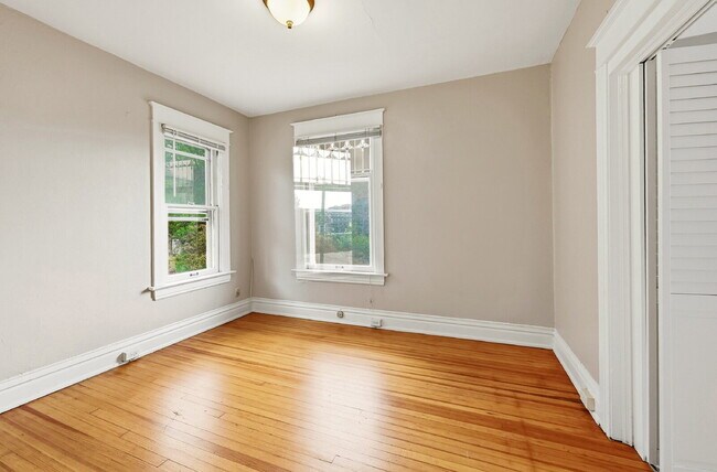 Building Photo - $4,720.95 with $300 off the first month's rent, 5 Beds - 5 Bath, Single Family Home in Denver wit...