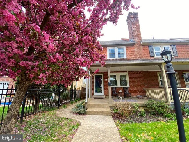 Building Photo - 20 E Abington Ave