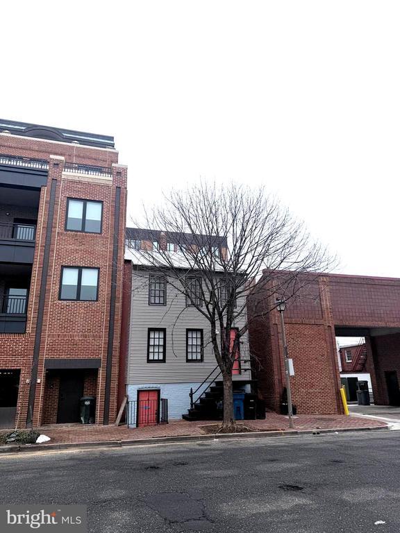 Building Photo - 113 N Fayette St