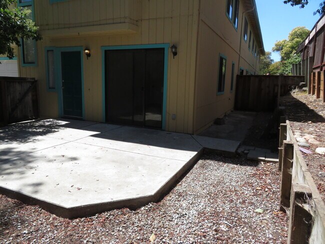 Building Photo - 3407 Mission Dr